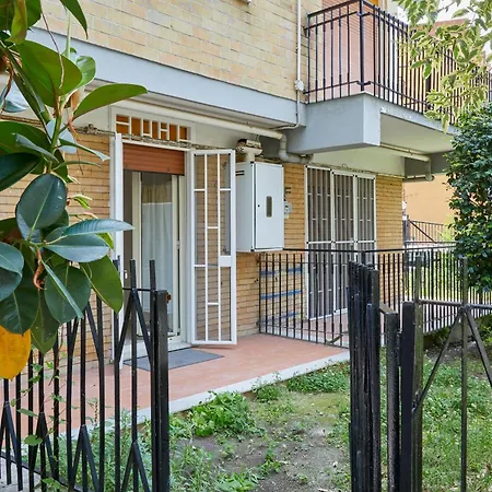 Apartment A Due Passi Dalla Metro